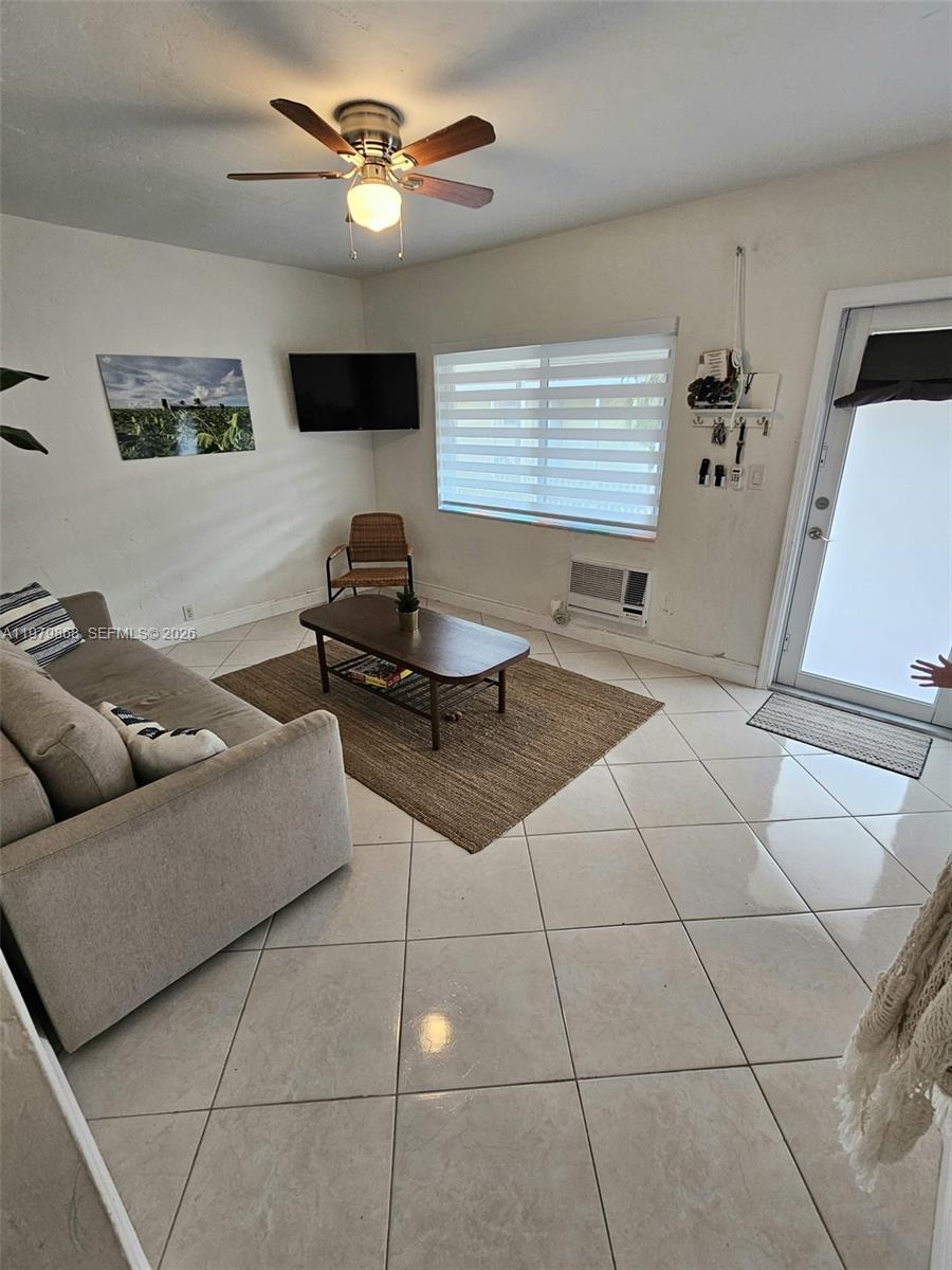 7400 Harding Ave # 22, Miami Beach FL 33141