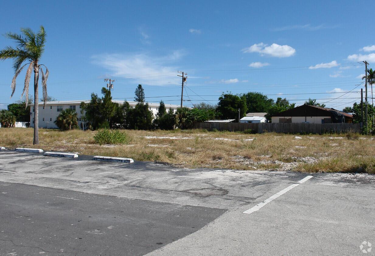 1122 S J Street, FL 33460