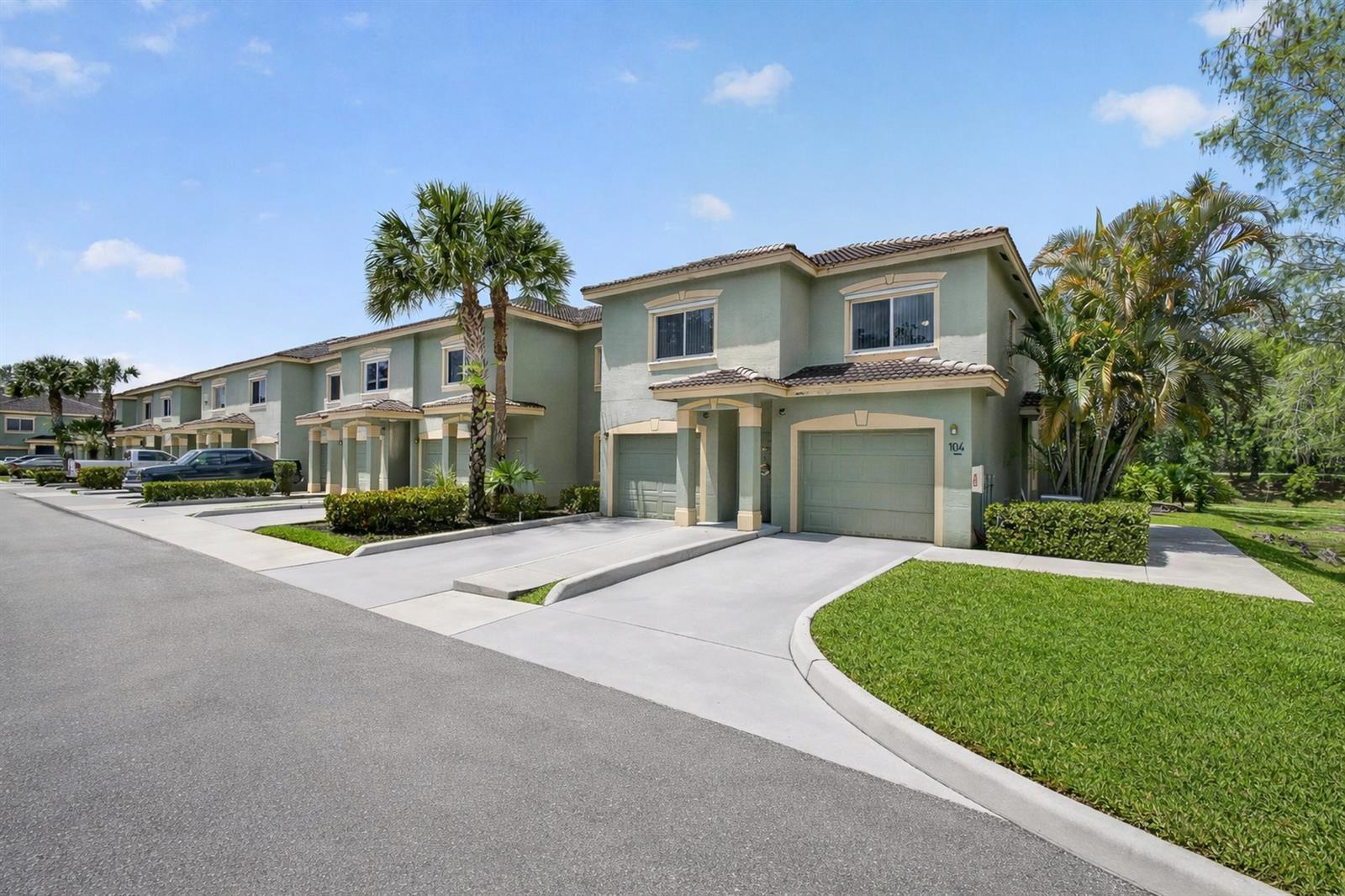 310 Crestwood Circle # 208, Royal Palm Beach FL 33411
