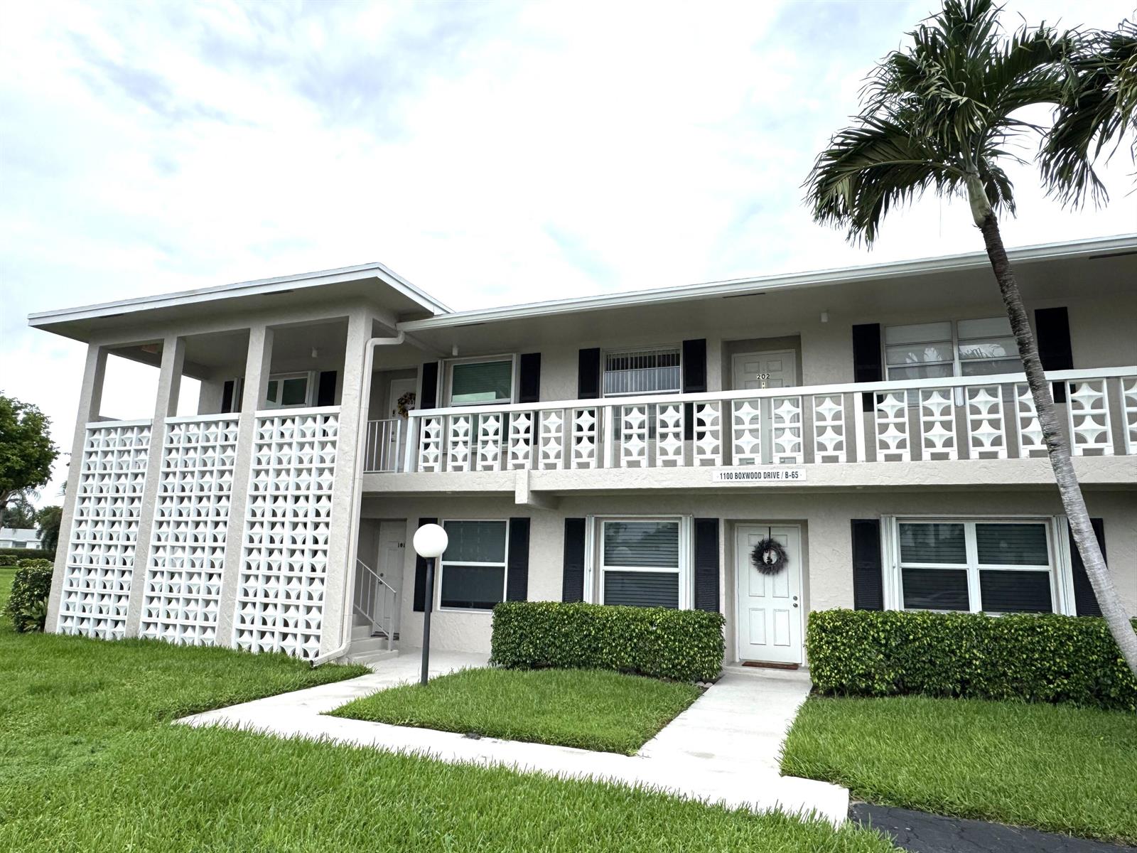 1100 Boxwood Drive # 101, Delray Beach FL 33445
