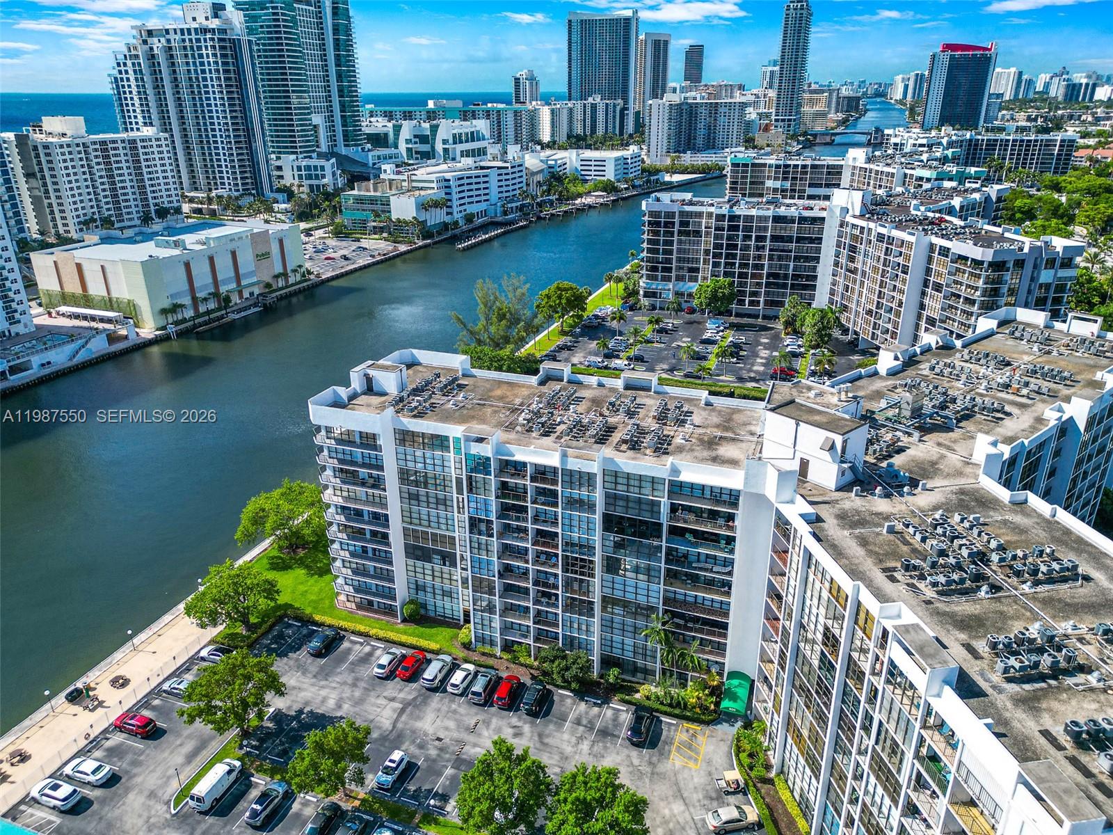 HALLANDALE BEACH, FL — photo 3 of 26