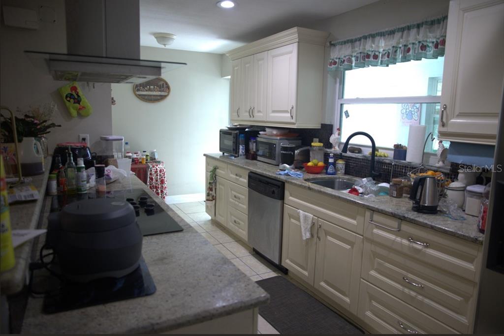 1158 OVERCASH DRIVE, DUNEDIN, FL — photo 4 of 26