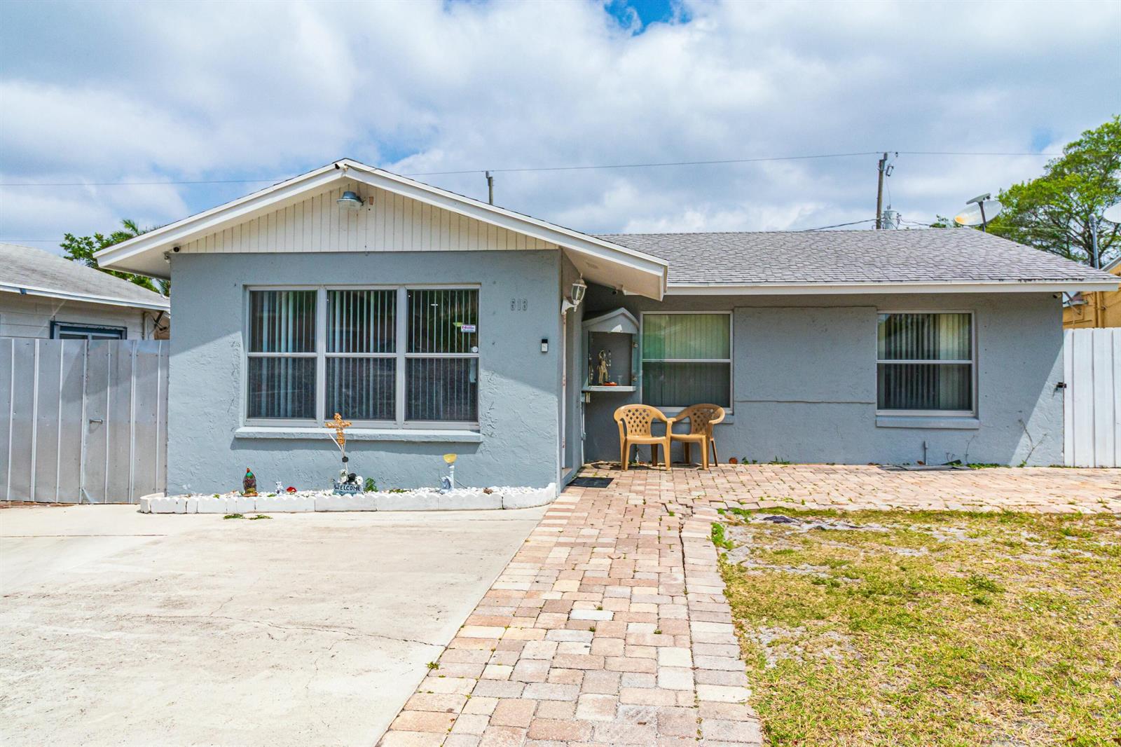 513 El Vedado, West Palm Beach FL 33405