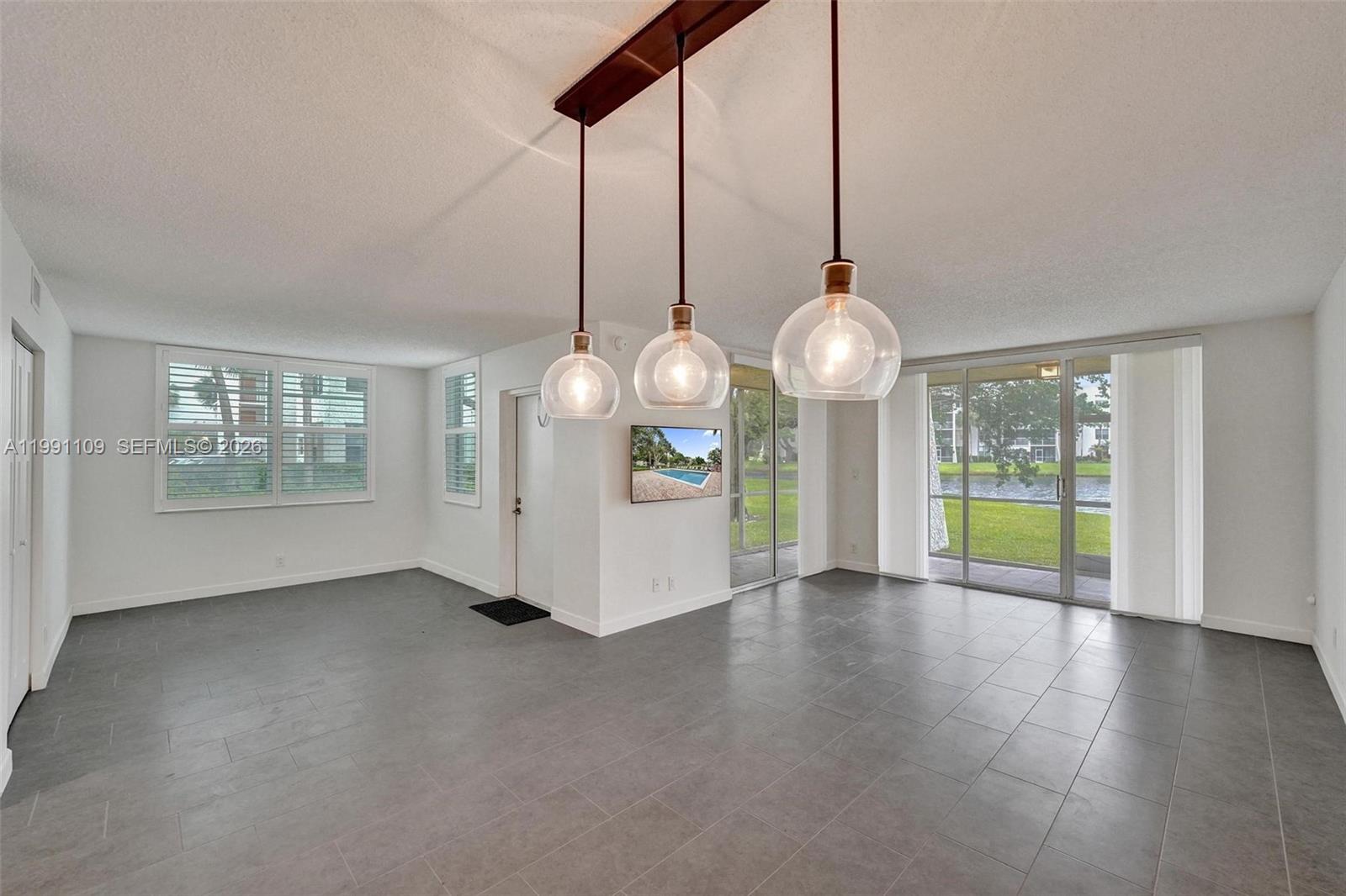 9330 Lagoon Pl # 109, Davie FL 33324