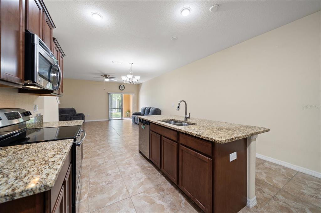 2011 HAWKS VIEW DRIVE, RUSKIN, FL — photo 4 of 30
