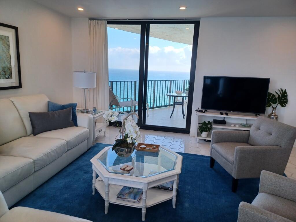 5420 N Ocean Drive # 1705, Singer Island FL 33404