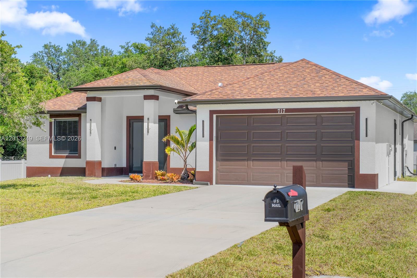 717 zendor Ave, Fort Myers FL 33913
