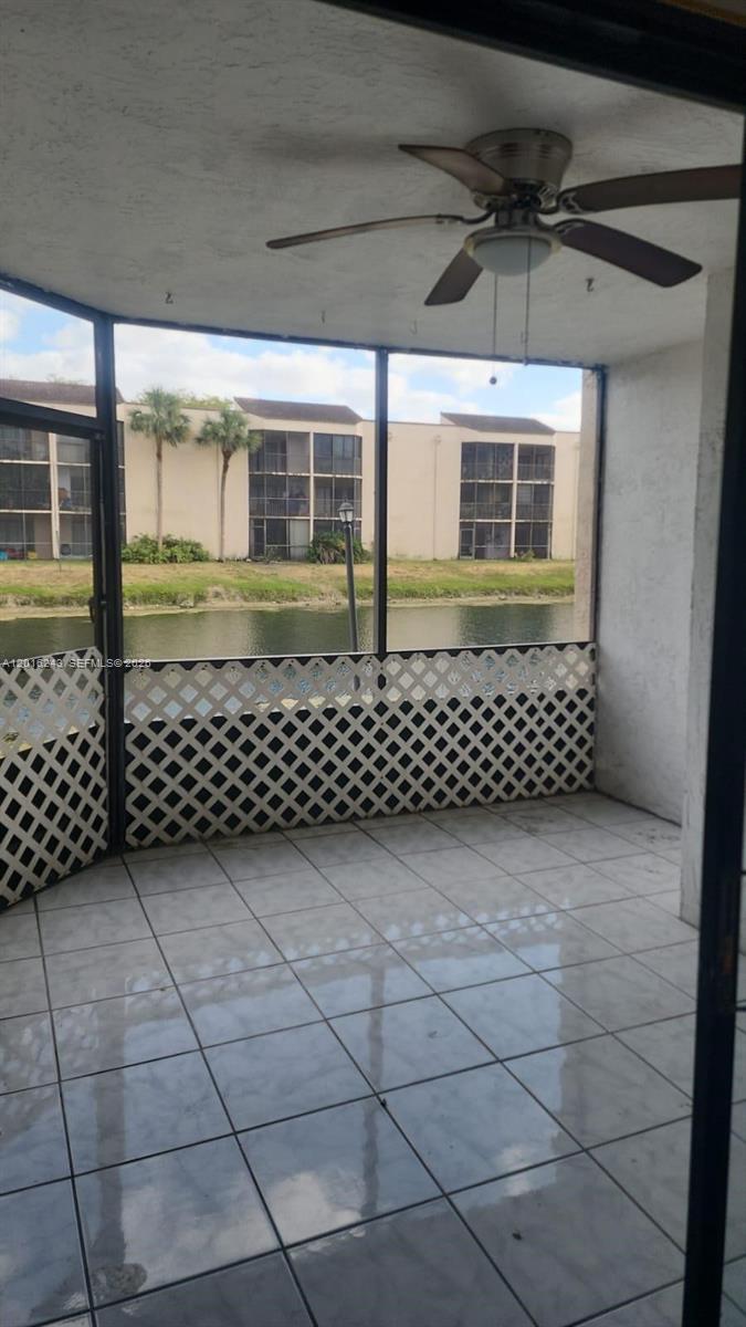 MIRAMAR, FL — photo 4 of 8