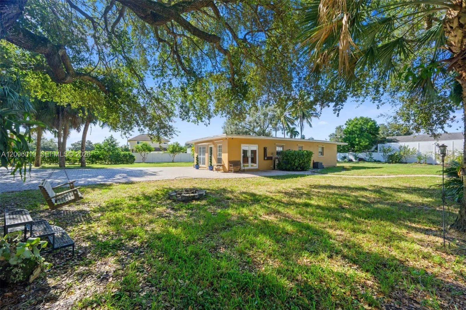 4001 SW 73rd Ave, Davie FL 33314