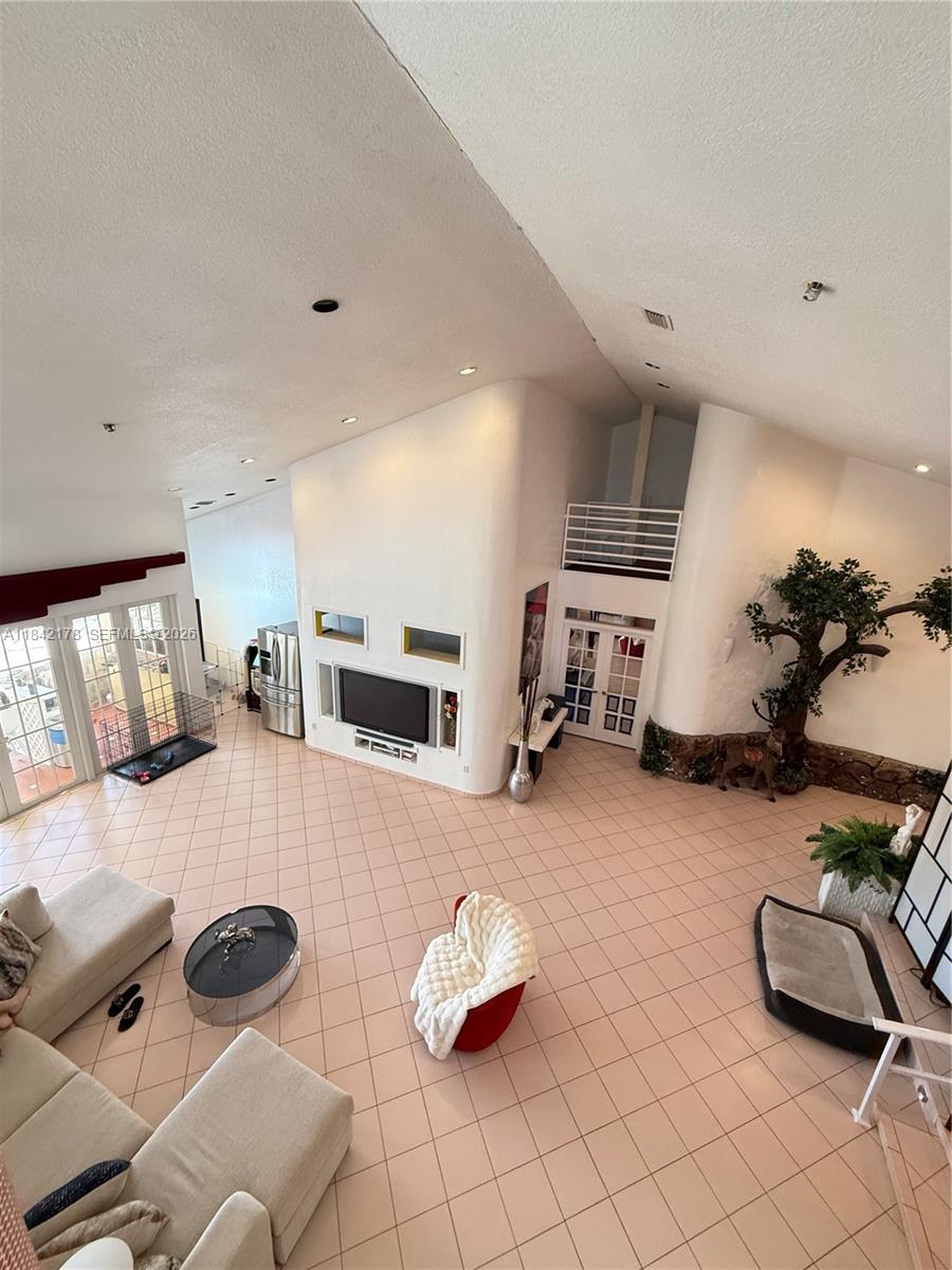 747 W 78th St, Hialeah FL 33014