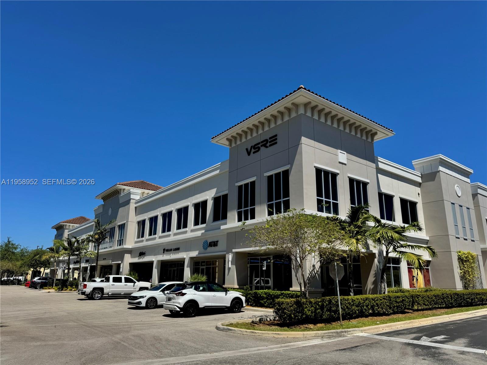 MIAMI LAKES, FL — photo 2 of 4
