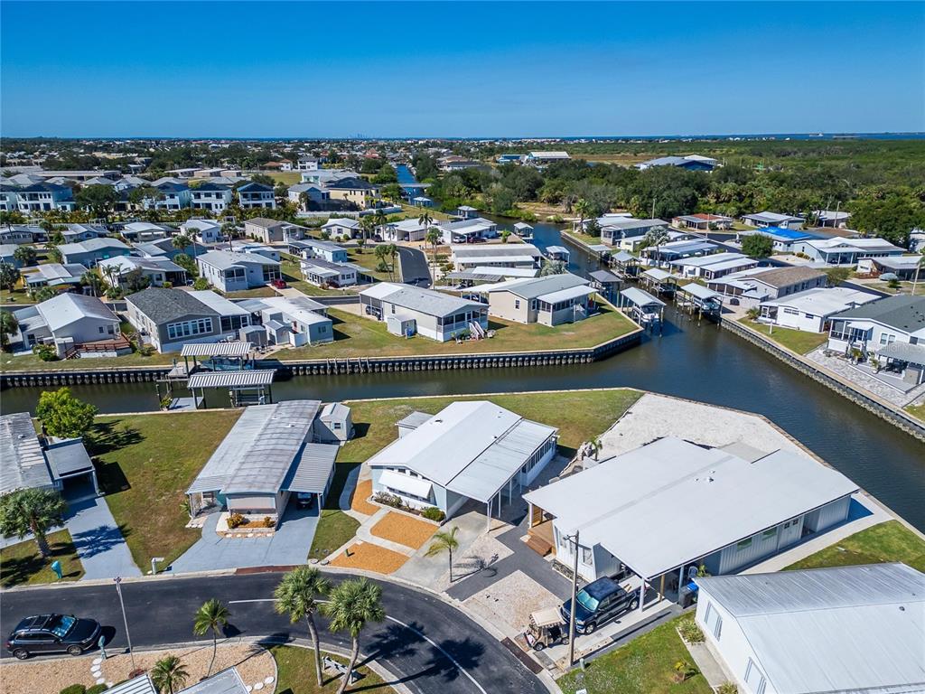 126 W SAINT JOHNS WAY, APOLLO BEACH, FL — photo 4 of 30
