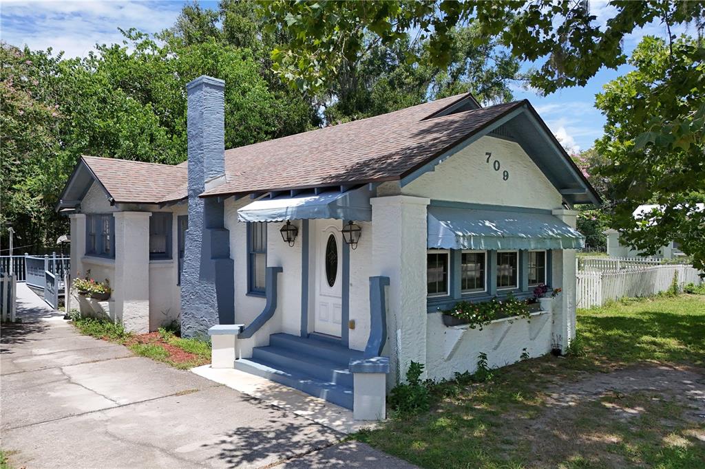 709 DAPHNE AVENUE