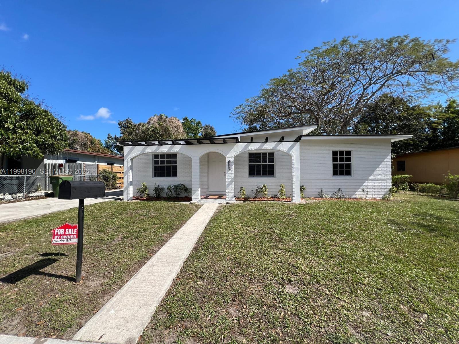 NORTH MIAMI, FL — photo 3 of 30