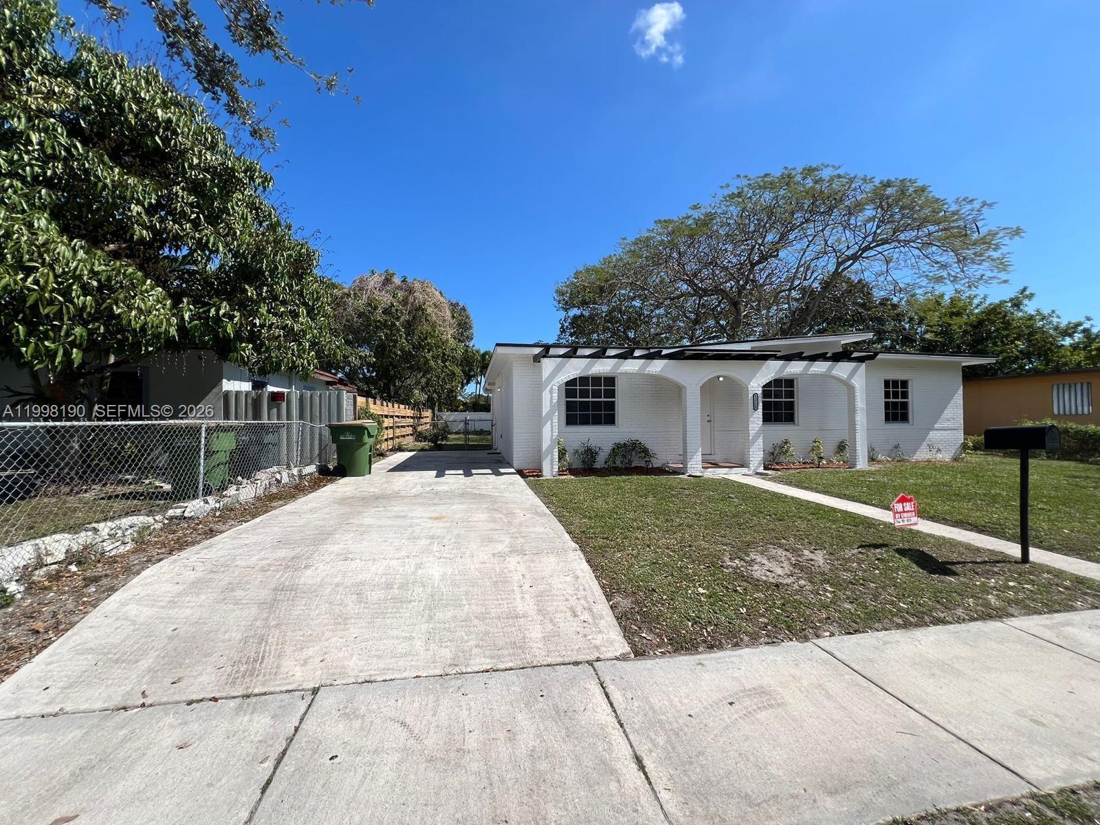 NORTH MIAMI, FL — photo 4 of 30