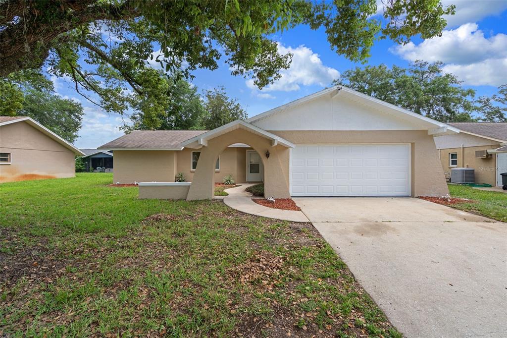 8643 WOODBRIDGE DR