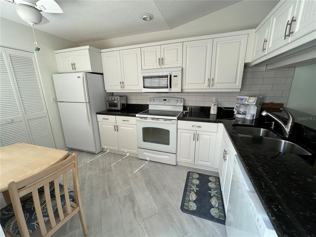 1318 PERICO POINT CIRCLE, BRADENTON, FL — photo 2 of 24