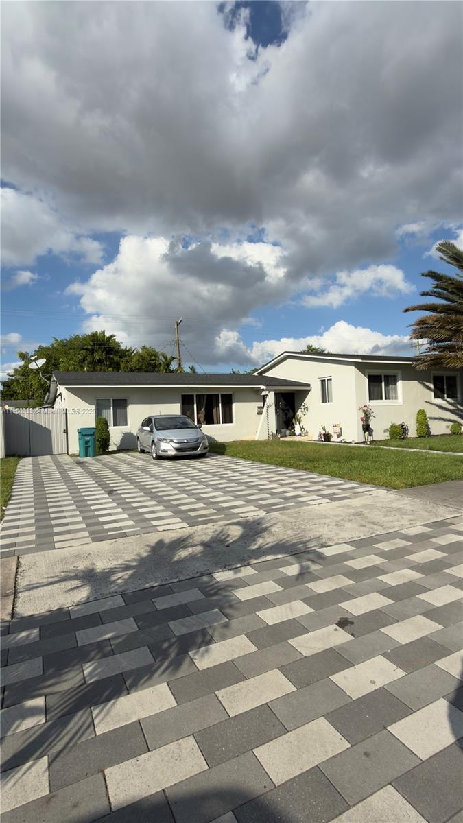 8521 SW 27th Ter, Miami FL 33155