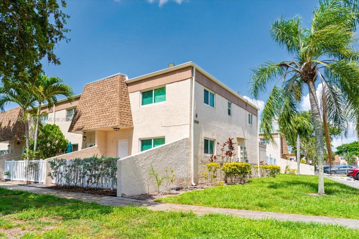 1061 NW 80th Ave # J, Margate FL 33063