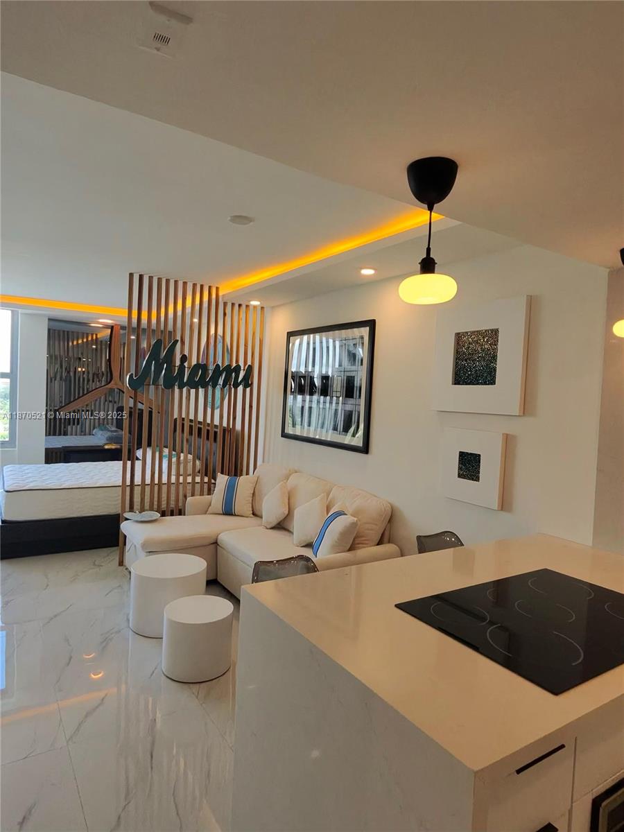 2899 Collins Ave # 1634, Miami Beach FL 33140