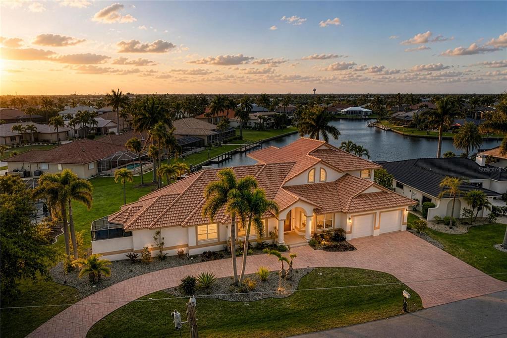 524 LA CARUNA COURT