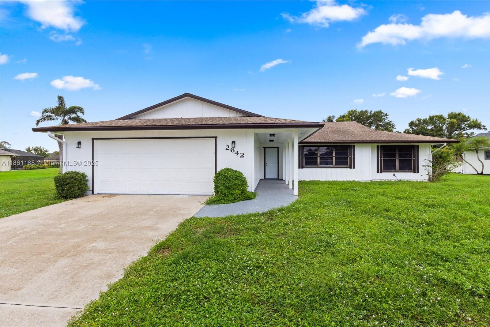 2642 SE Emmett Rd, Port St. Lucie FL 34952