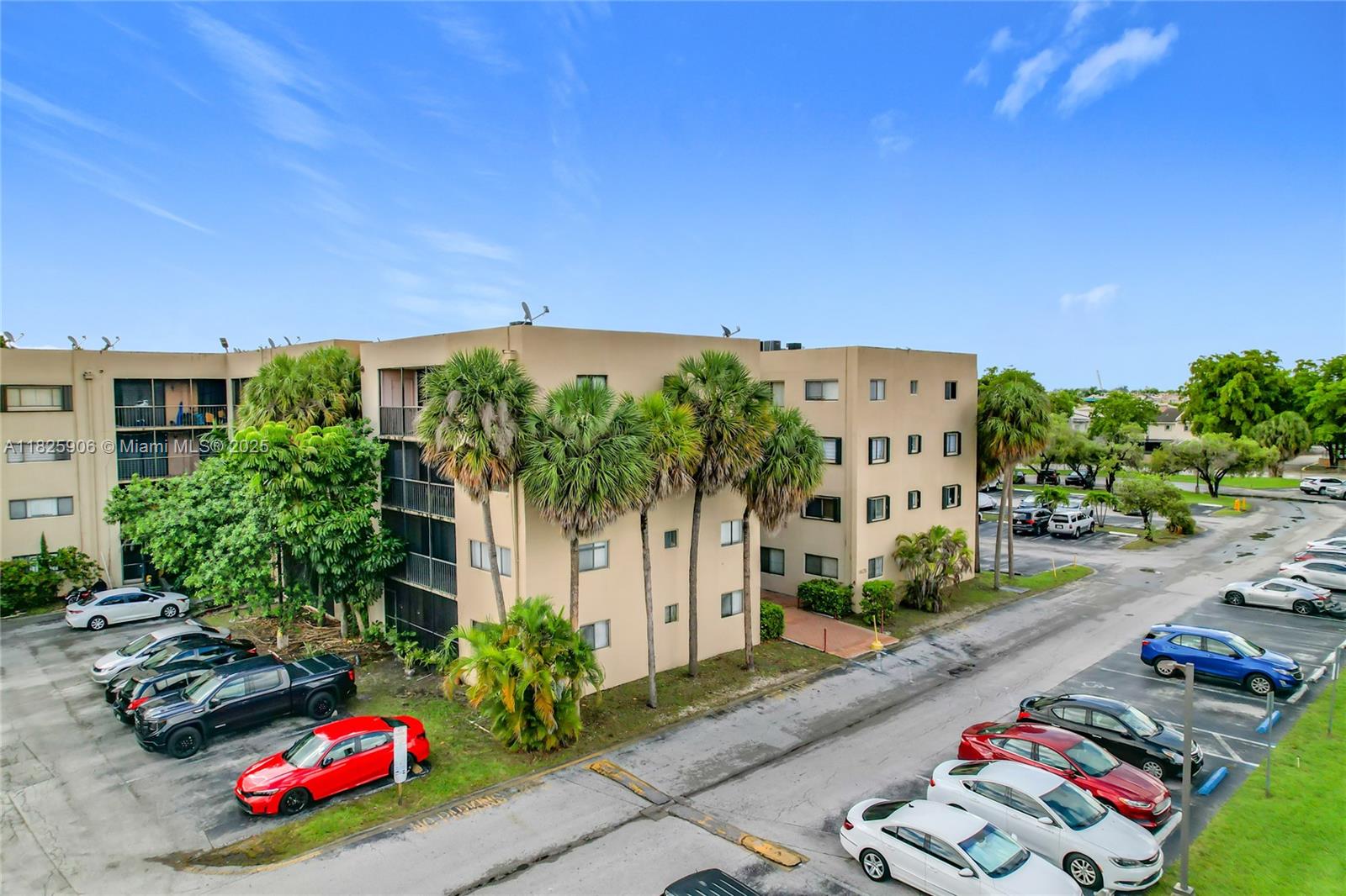 8635 NW 8th St # 103, Miami FL 33126