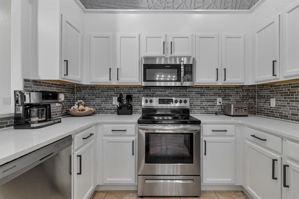 16748 LAZY BREEZE LOOP, CLERMONT, FL — photo 5 of 30