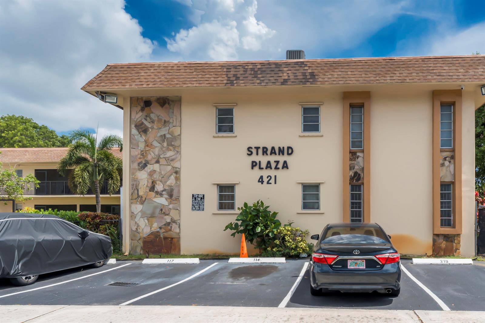 421 NE 1ST Street # 204, Hallandale Beach FL 33009