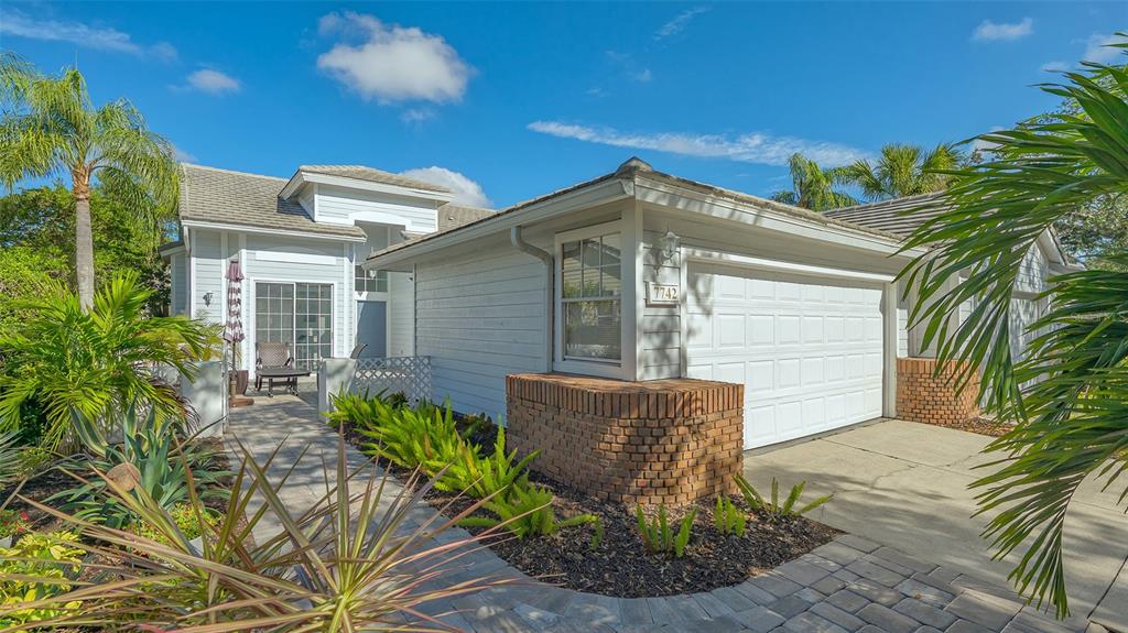 7742 WHITEBRIDGE GLEN