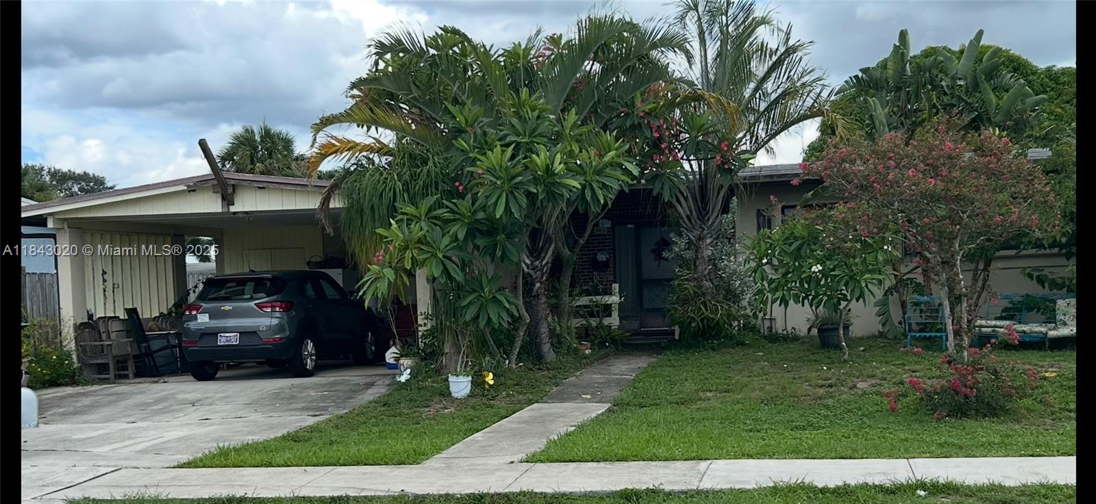 340 Bayside Rd, Palm Springs FL 33461