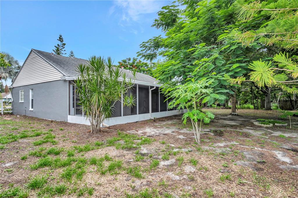 5680 25TH STREET CIRCLE E, BRADENTON, FL — photo 5 of 23