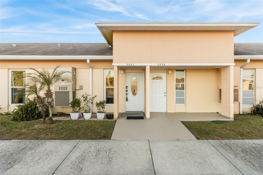 3037 CLUB CIR