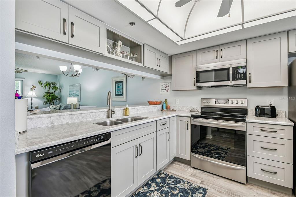 7301 29TH AVE DR W UNIT 202, BRADENTON, FL — photo 3 of 30