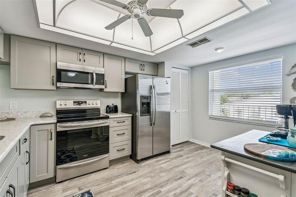 7301 29TH AVE DR W UNIT 202, BRADENTON, FL — photo 4 of 30