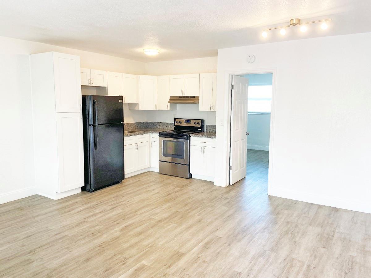 240 SW 8th Street # 3, Pompano Beach FL 33060