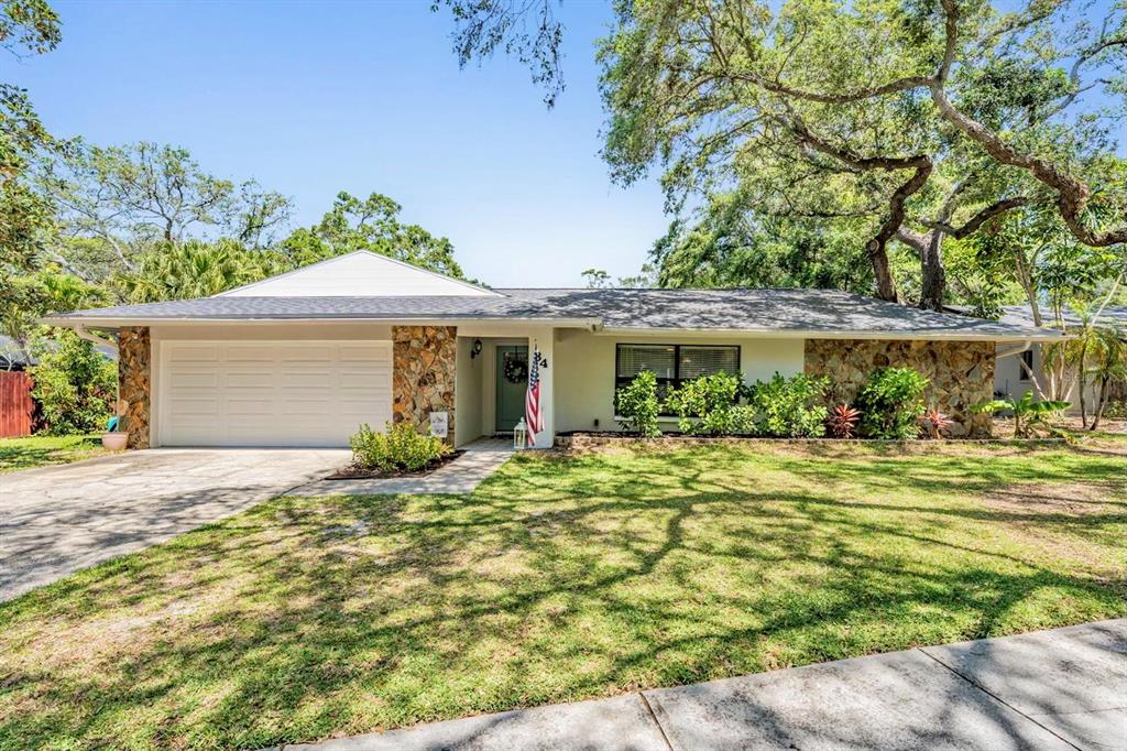 34 HICKORY LANE