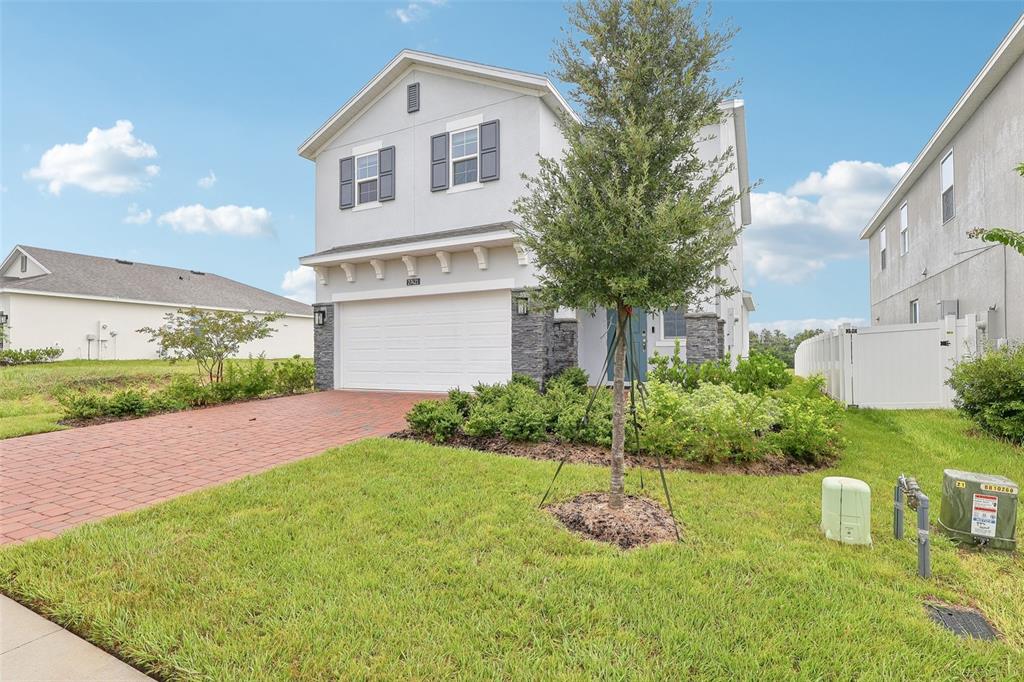 27421 BLACK KITE AVENUE, HOWEY IN THE HILLS, FL — photo 3 of 30