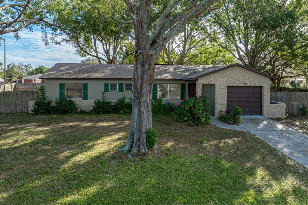 206 LAKE THOMAS DRIVE
