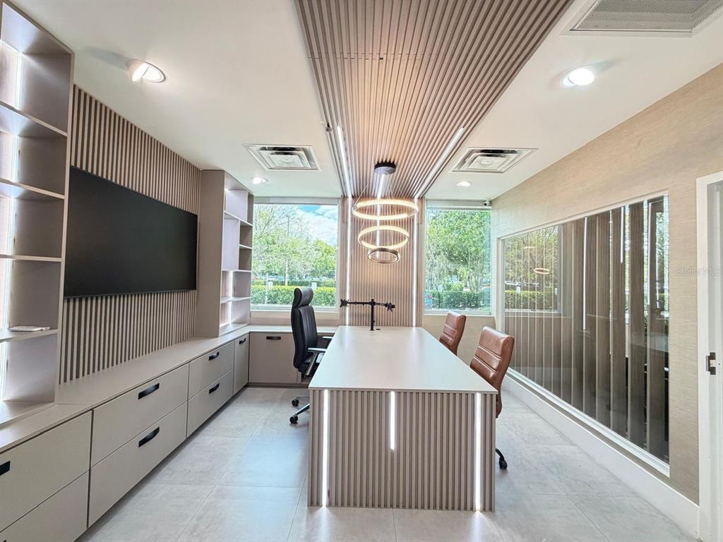 7901 KINGSPOINTE PARKWAY UNIT 15, ORLANDO, FL — photo 4 of 19