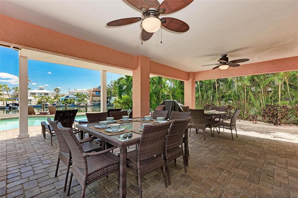203 N HARBOR DRIVE, HOLMES BEACH, FL — photo 5 of 30