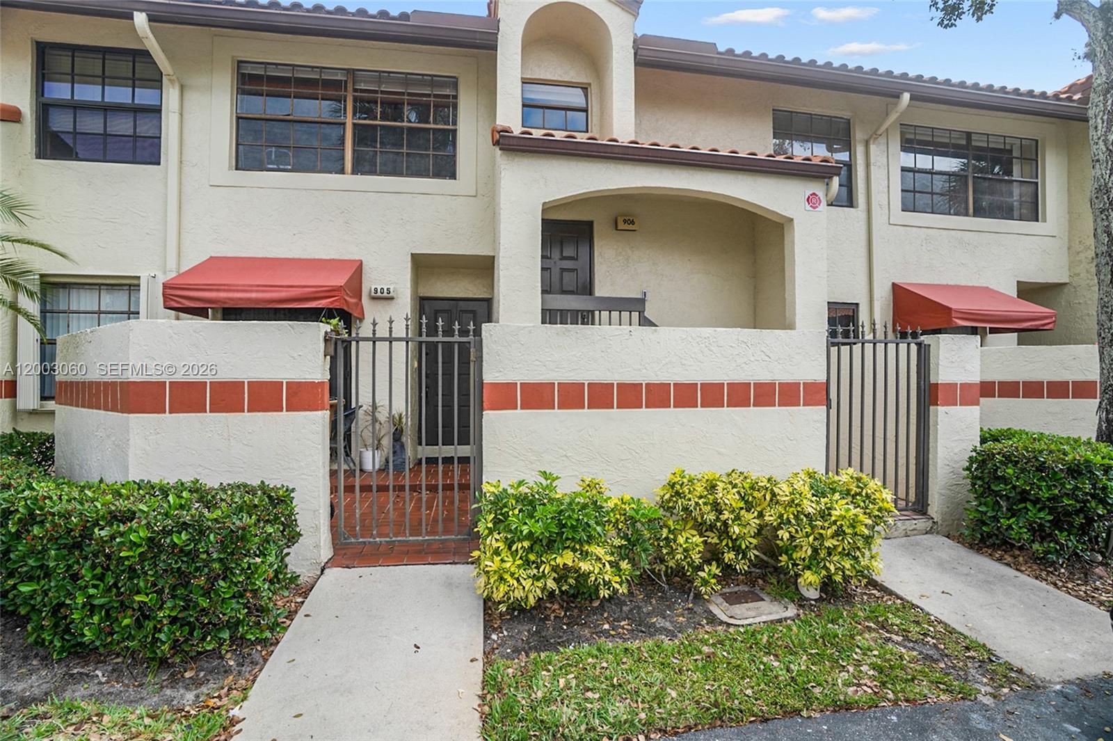 906 Republic Ct, Deerfield Beach FL 33442
