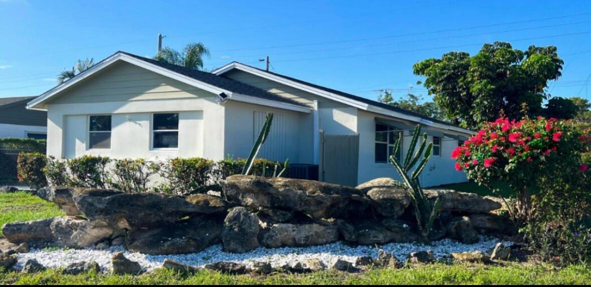 462 S Haverhill Road, West Palm Beach FL 33415