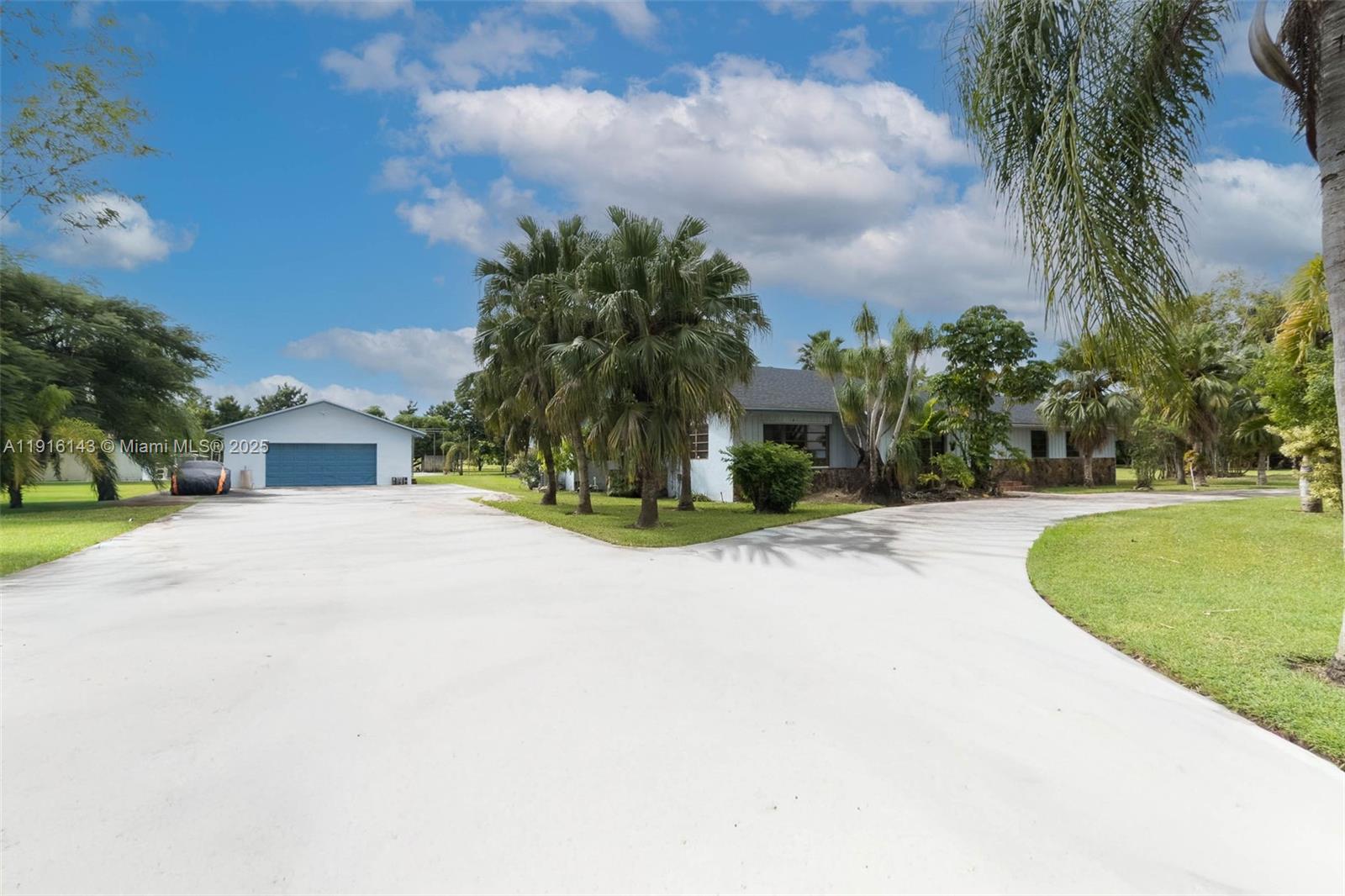 21820 SW 254th St, Homestead FL 33031