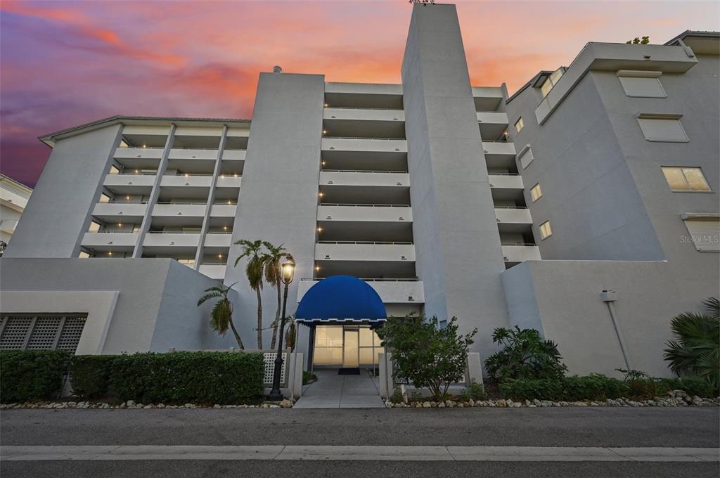 1050 RIVERSIDE DRIVE UNIT A201