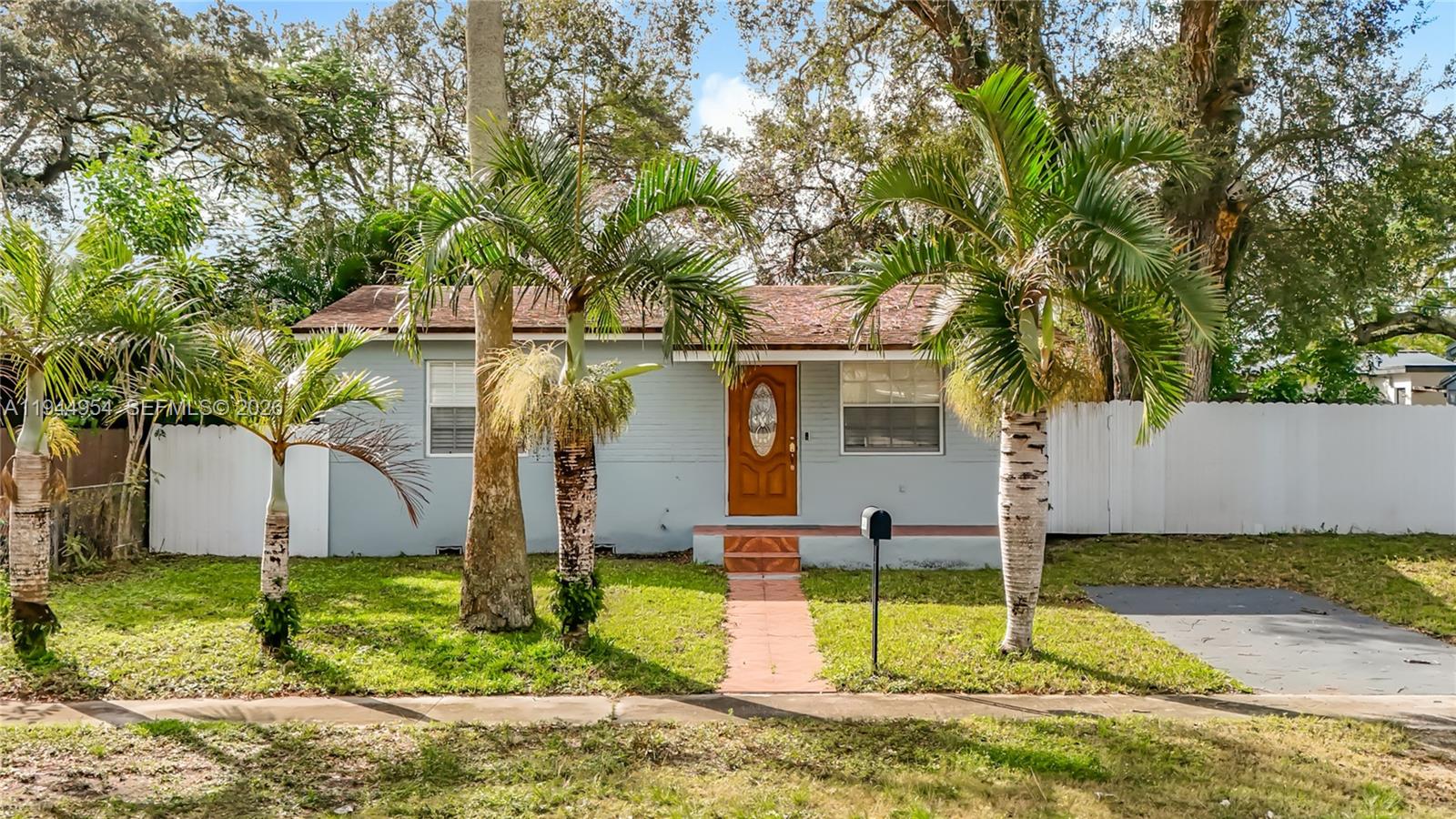 6416 Perry St, Hollywood FL 33024
