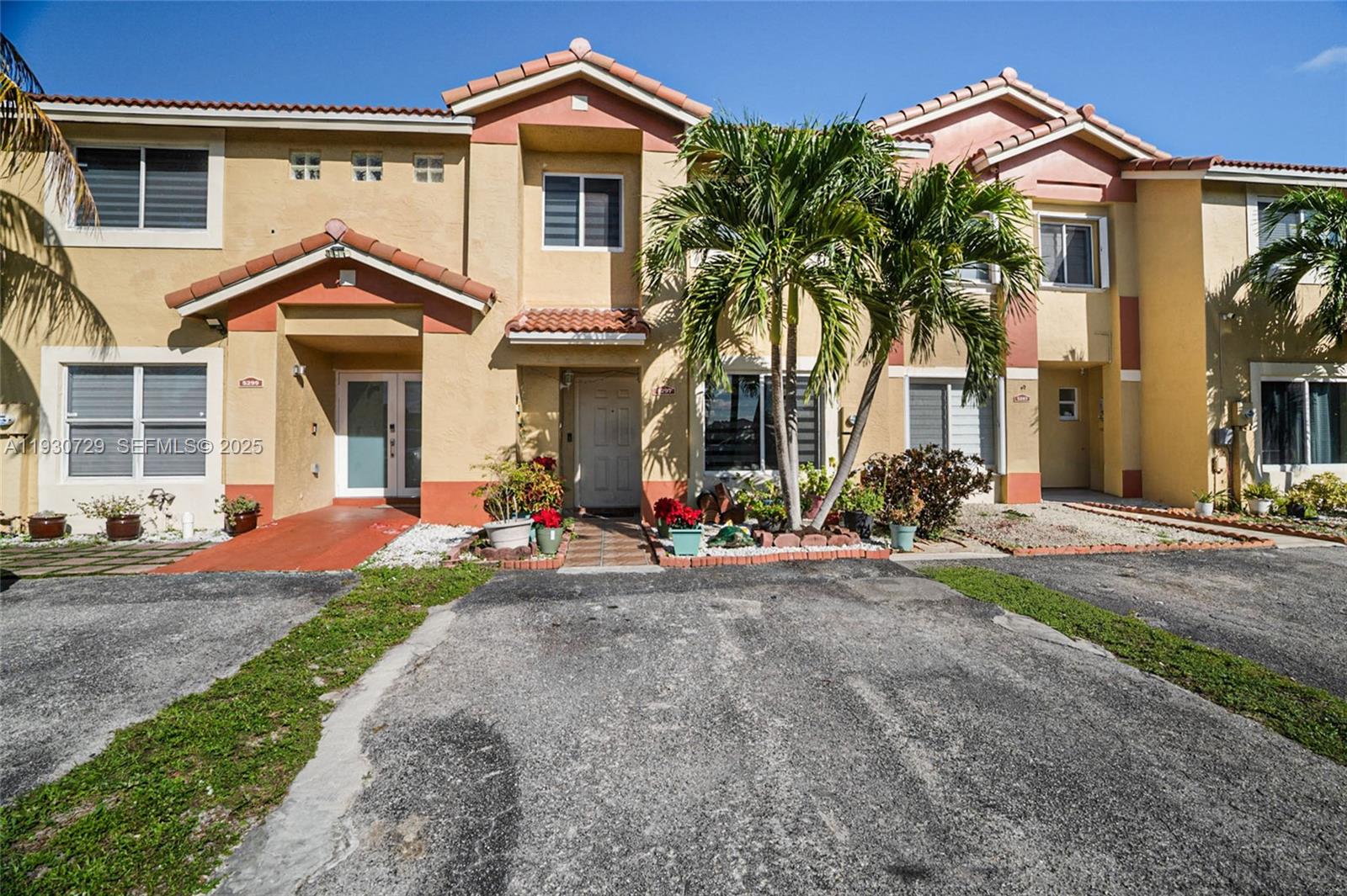 5297 NW 190th Ln, Miami Gardens FL 33055