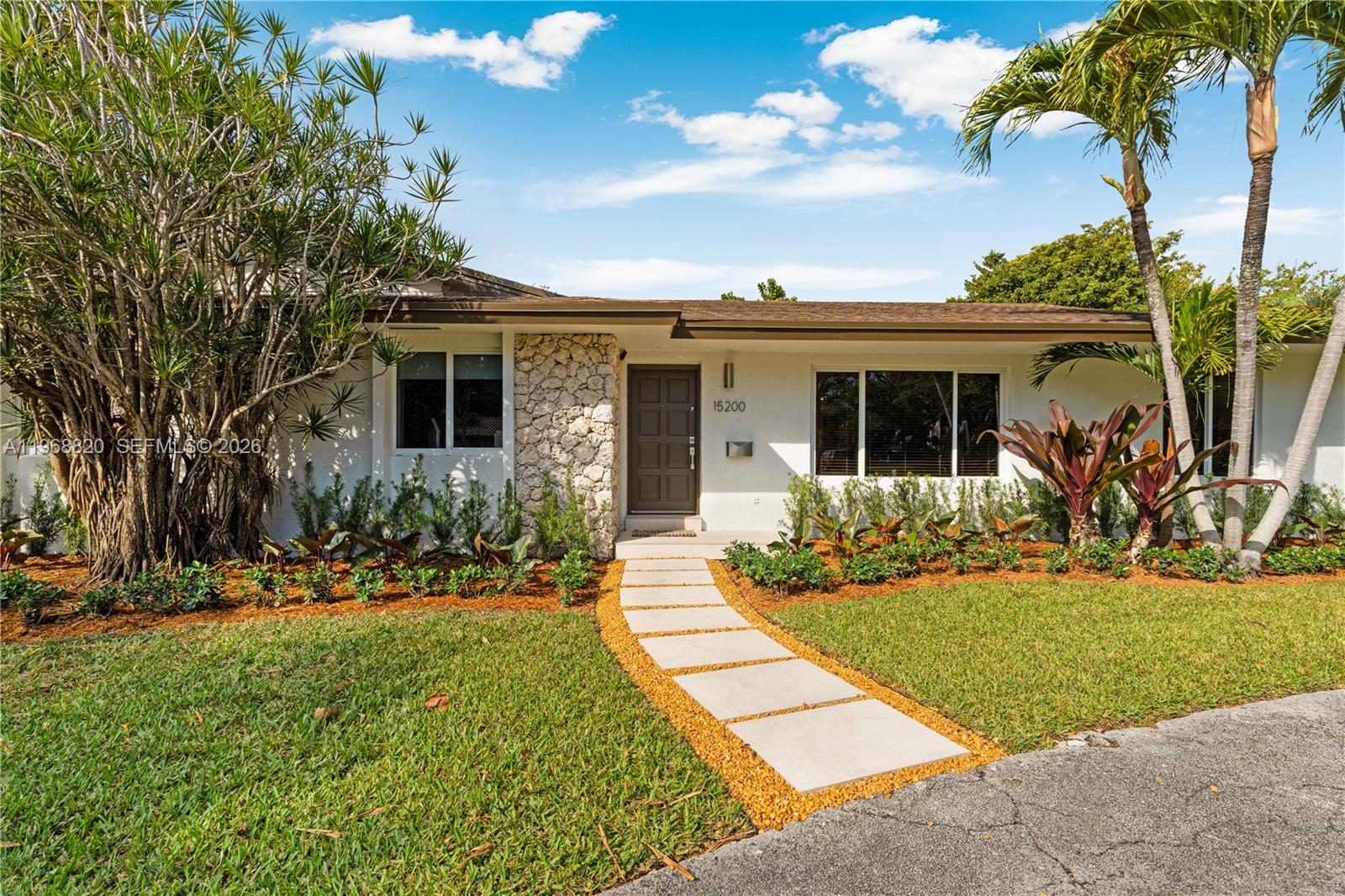 15200 SW 77th Ct, Palmetto Bay FL 33157