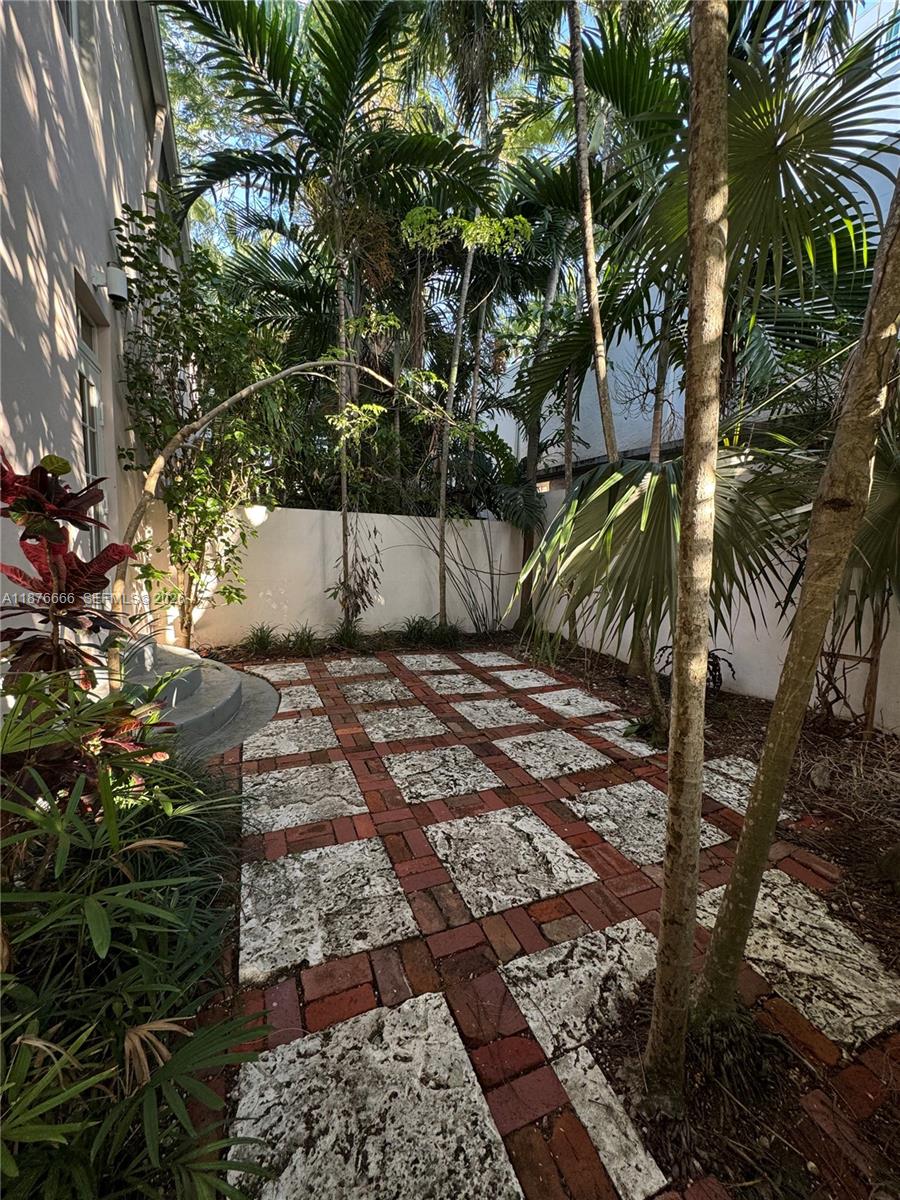 732 Euclid Ave # 4, Miami Beach FL 33139