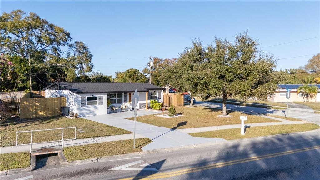 6901 78TH AVENUE N, PINELLAS PARK, FL — photo 4 of 30